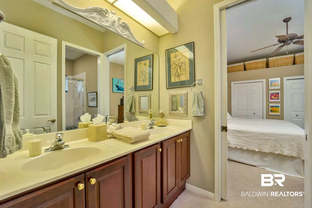 104 Crofton Court Fairhope, AL 36532 - Photo 27 of 40 Jack-n-Jill Bath