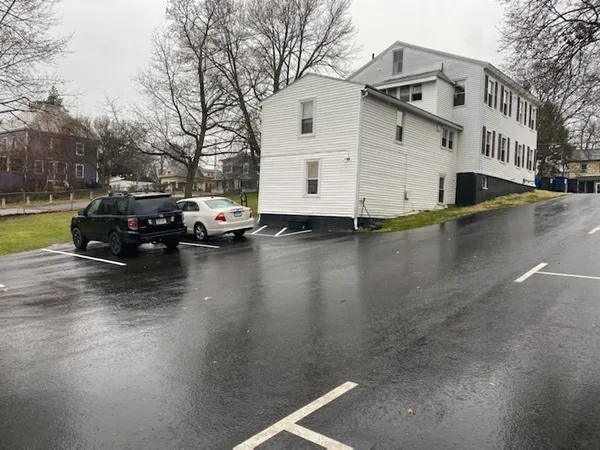 $1,765 | 227 Bridge Street, Unit 3, Northampton, MA 01060