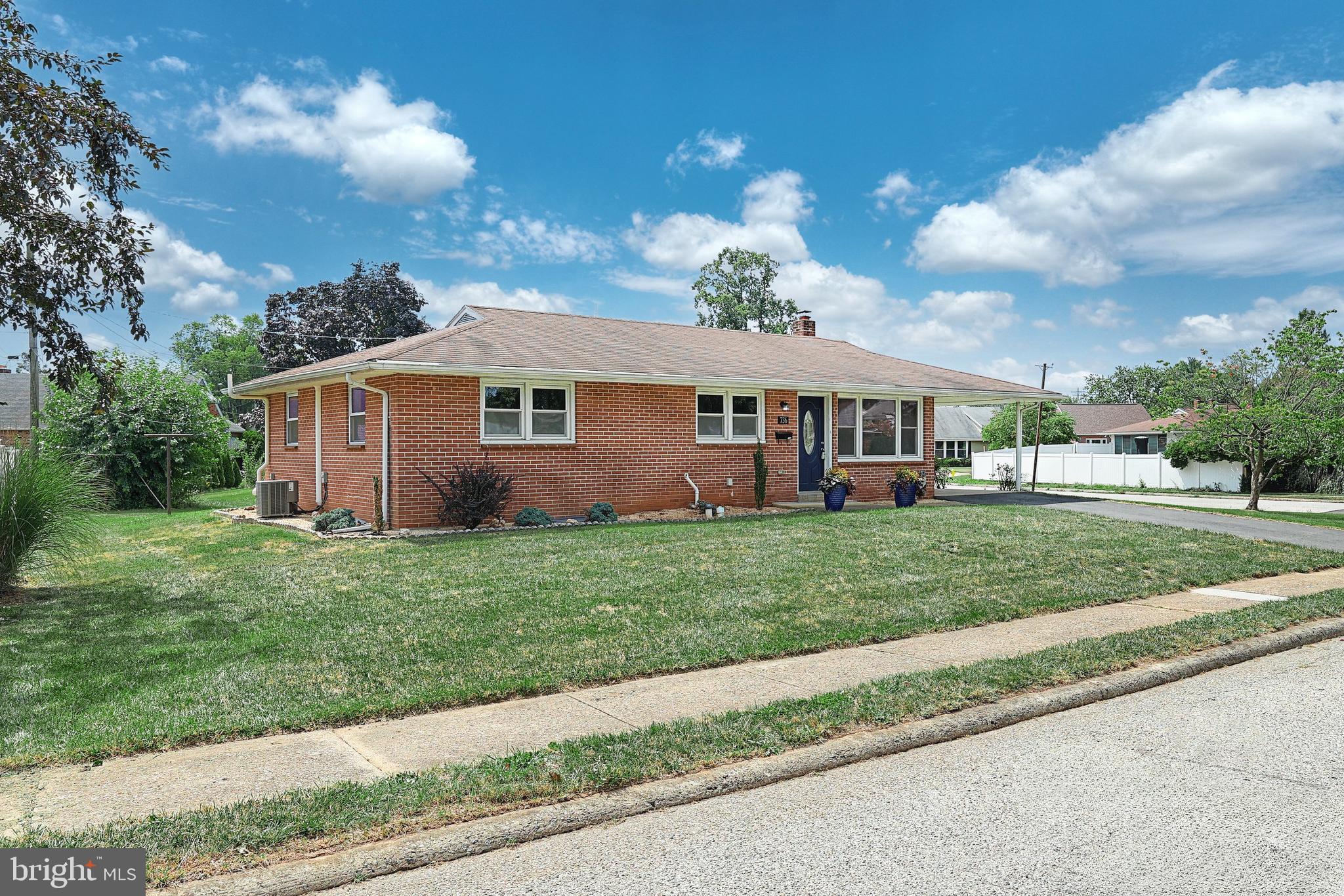 736 Gunnison Road York, PA 17404 - Photo 2 of 48