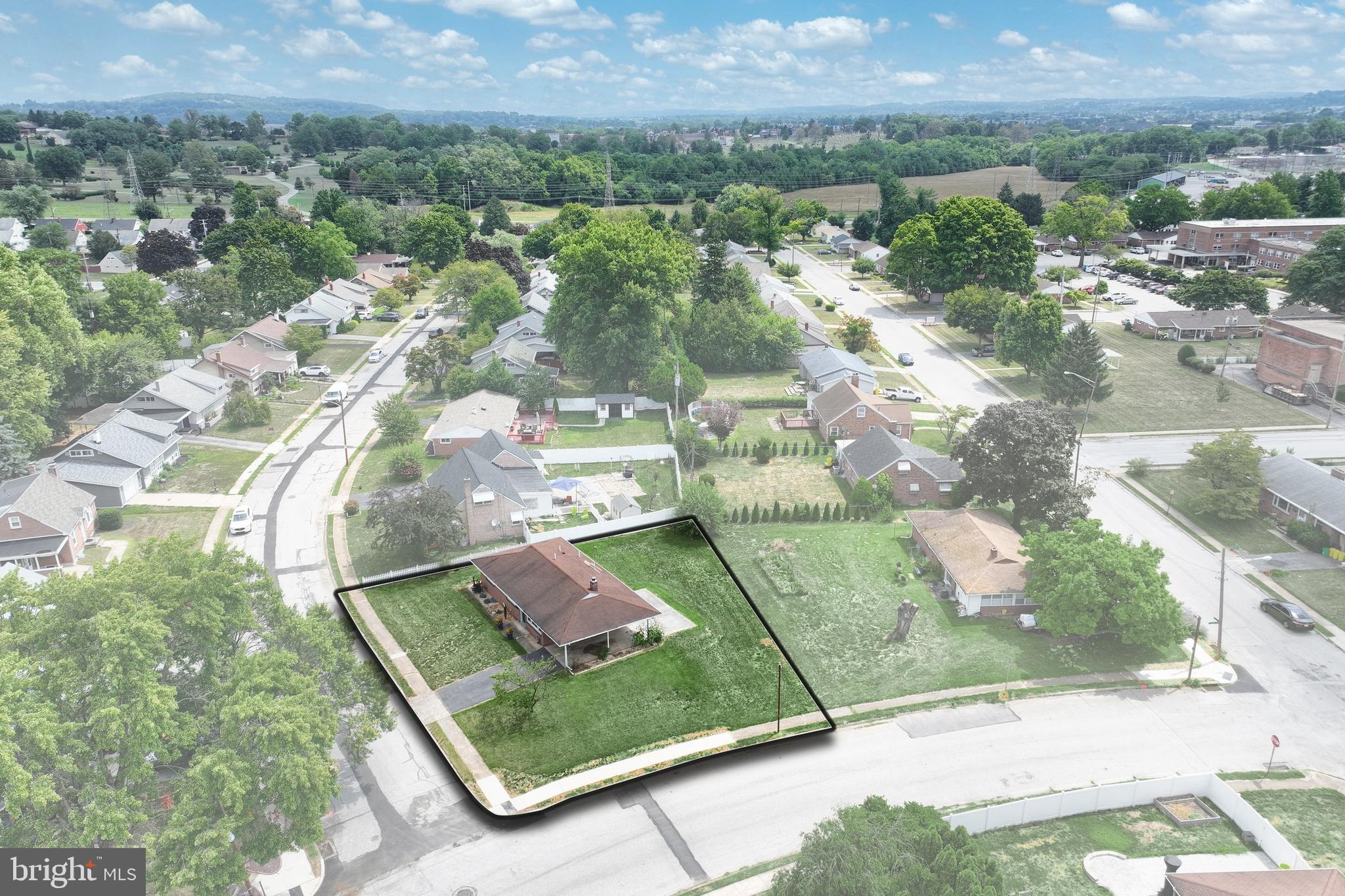 736 Gunnison Road York, PA 17404 - Photo 4 of 48