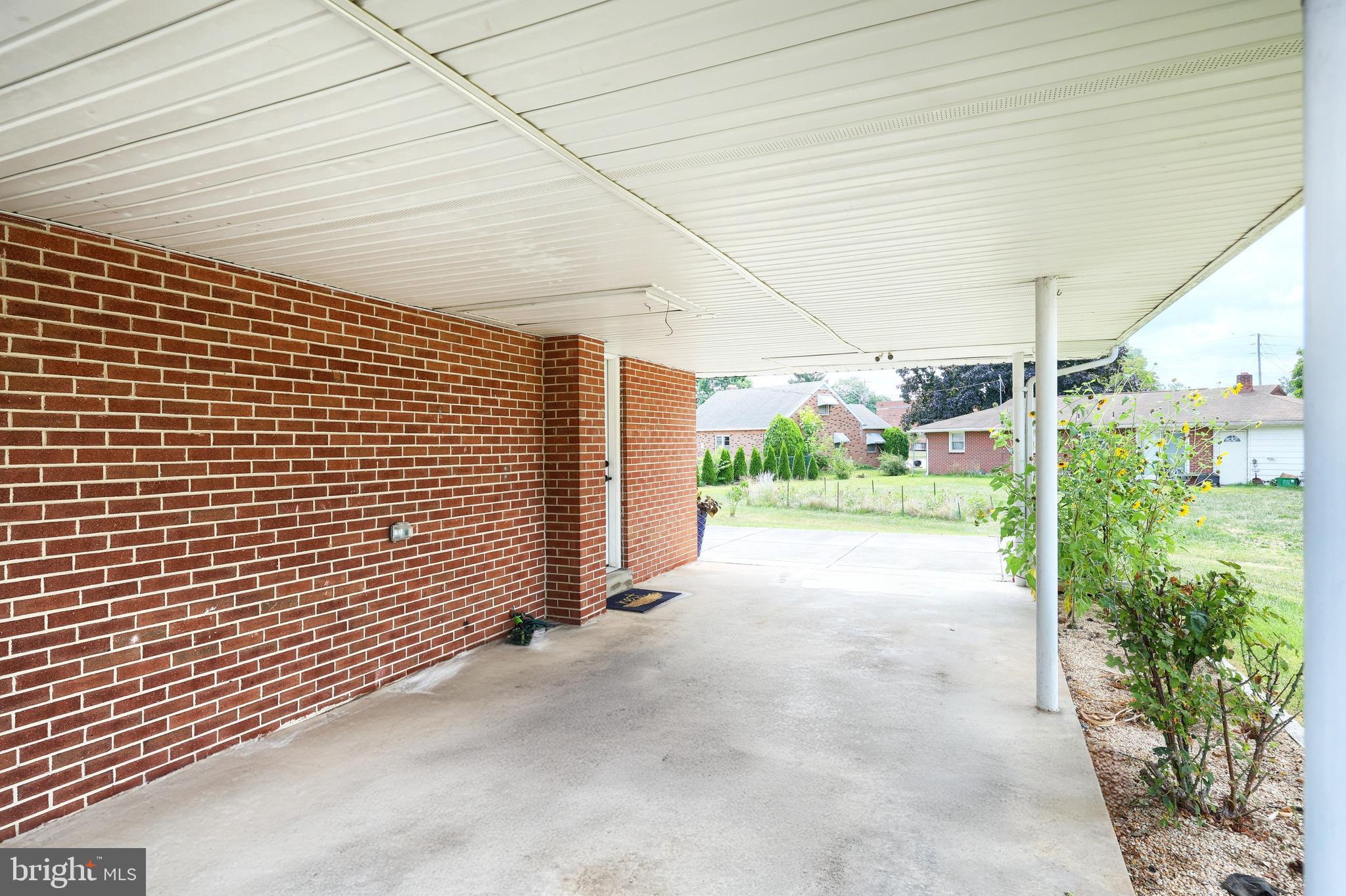 736 Gunnison Road York, PA 17404 - Photo 9 of 48