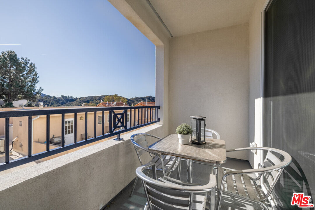10132 Commerce Avenue Tujunga, CA 91042 - Photo 14 of 31