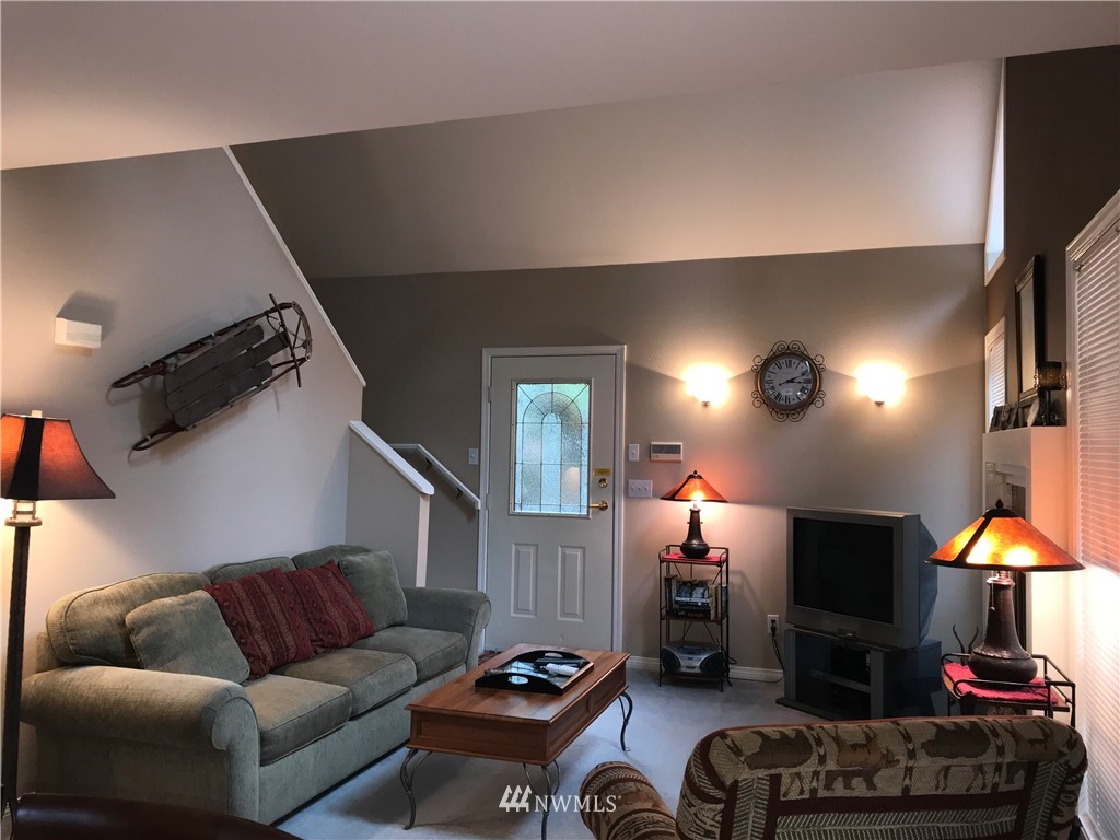 19002 Pinnacle Road Glacier, WA 98244 - Photo 4 of 25 Gallery Image 4