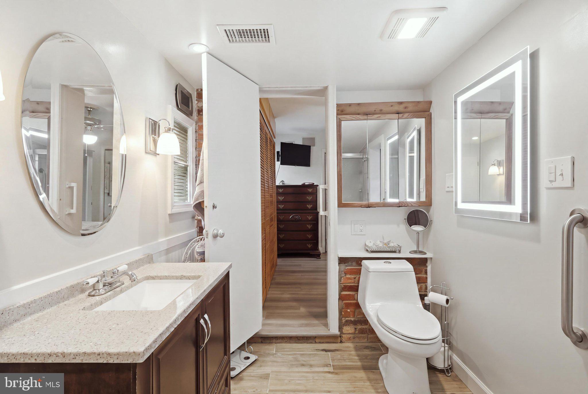 7920 Wellington Road Alexandria, VA 22308 - Photo 18 of 36 Main Bath