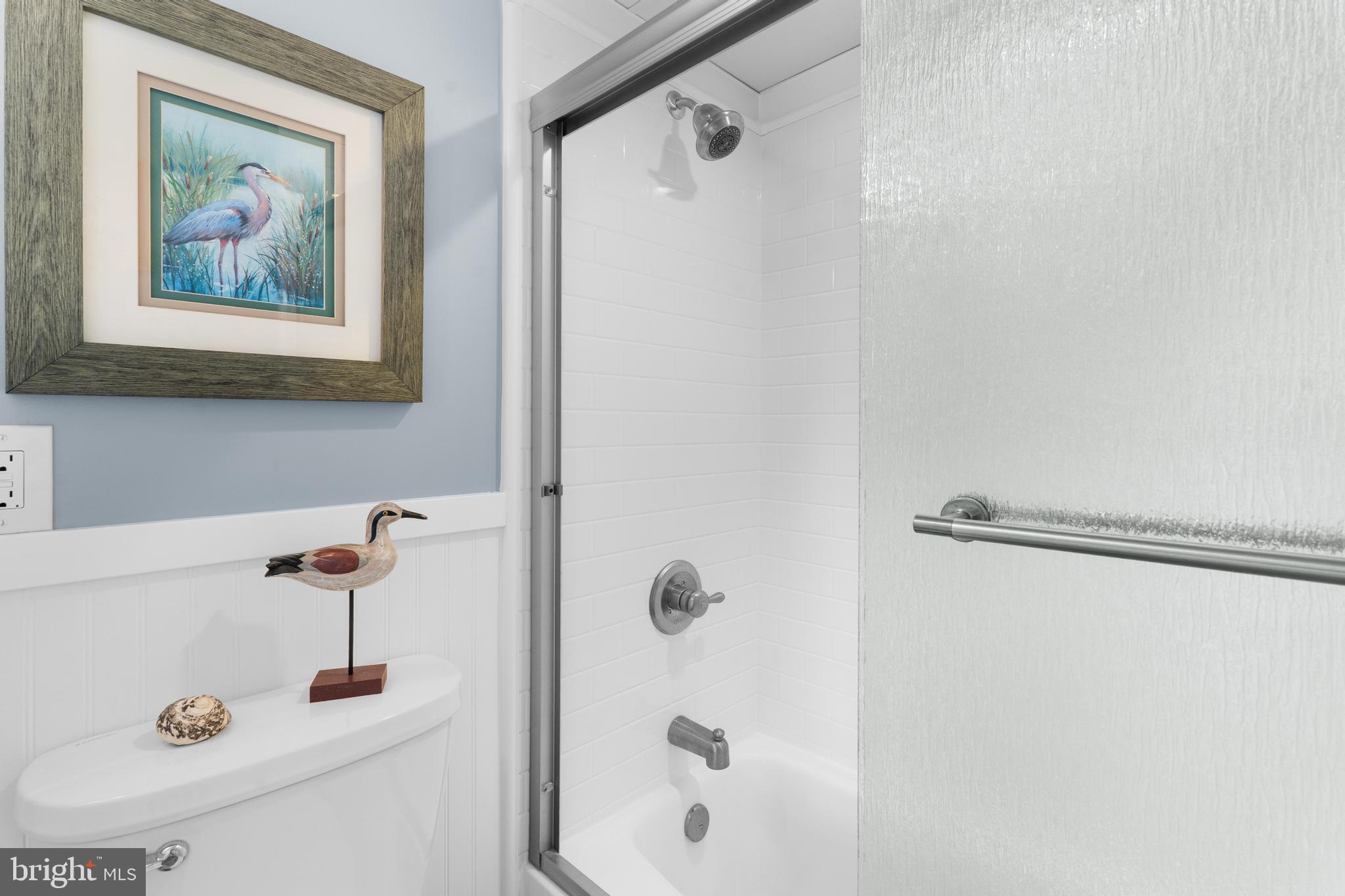 745 Mooring Road, Unit 202 Ocean City, MD 21842 - Photo 34 of 62 Guest Bathroom