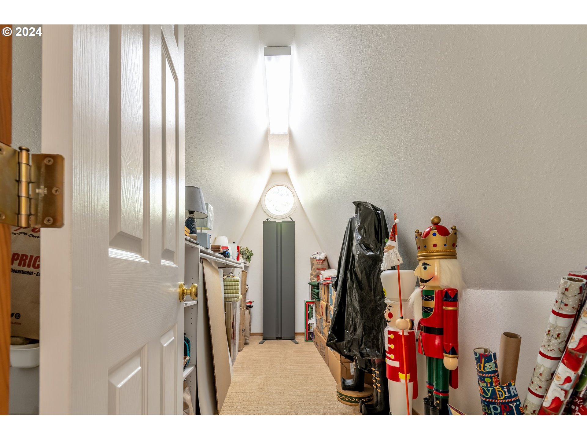 16650 Southwest Pit Road Hillsboro, OR 97123 - Photo 24 of 42 Bedroom