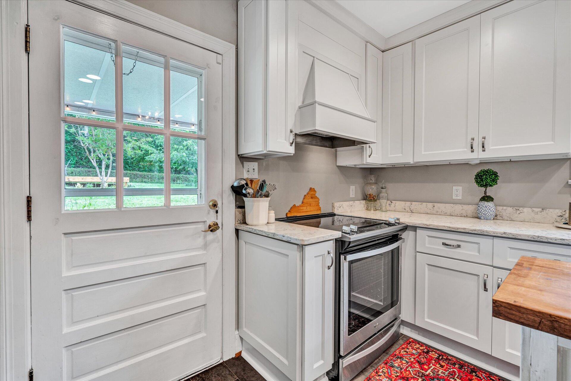 3623 Grandin Road Southwest Roanoke, VA 24018 - Photo 10 of 51 09-DSC9819