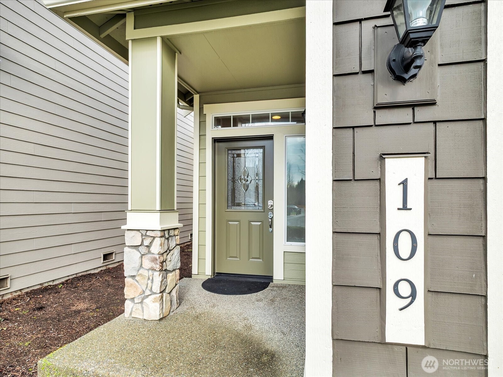 109 161st Place Southeast Bothell, WA 98012 - Photo 2 of 27