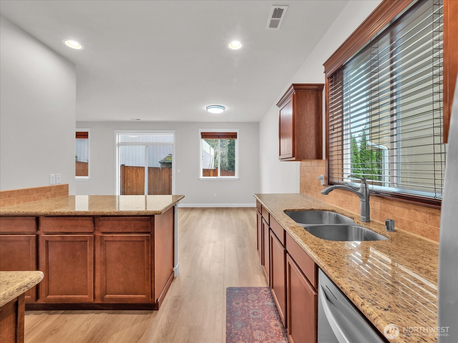 109 161st Place Southeast Bothell, WA 98012 - Photo 10 of 27