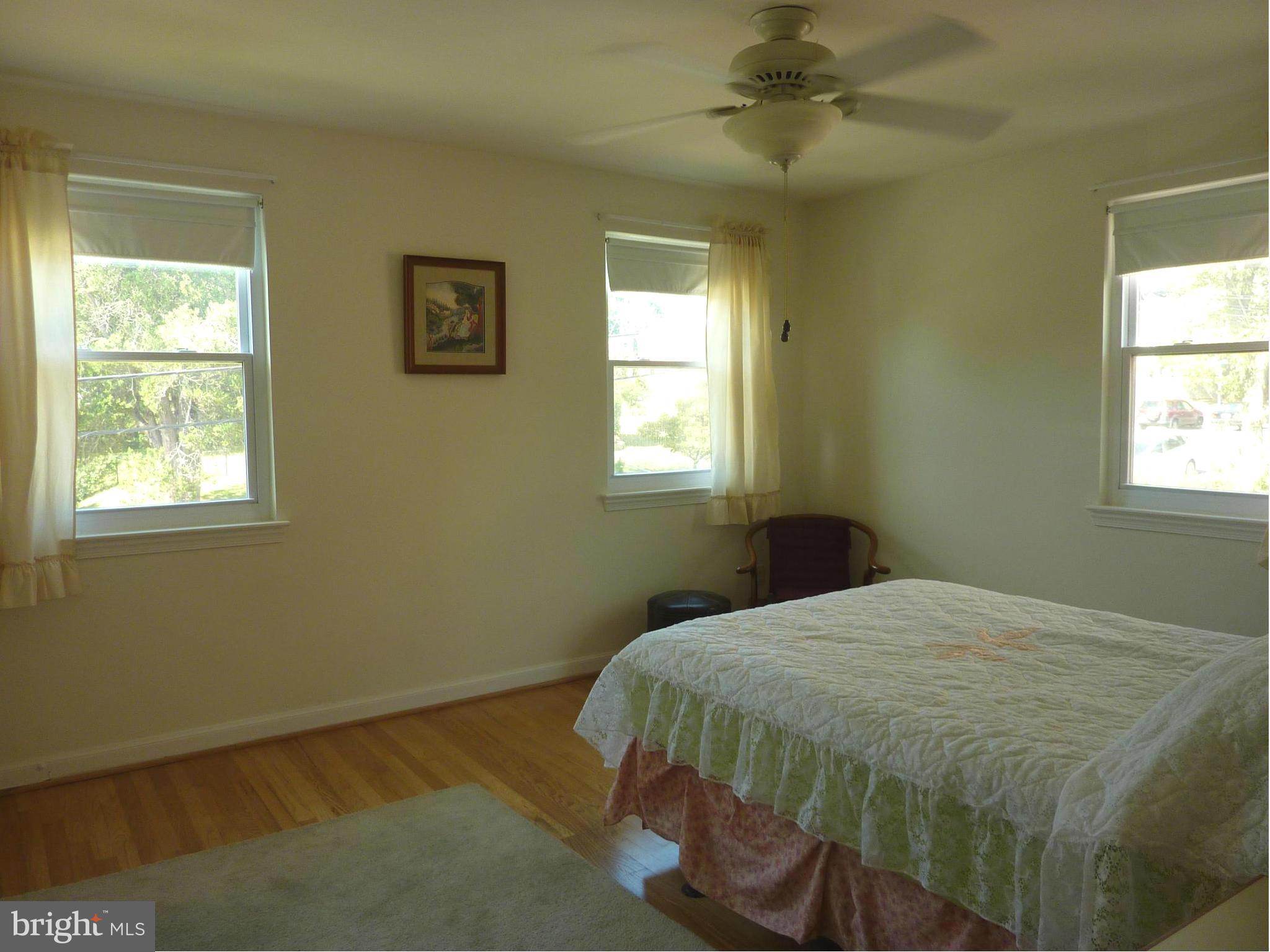 11915 Andrew Street Silver Spring, MD 20902 - Photo 11 of 25 Large master, with 3 windows