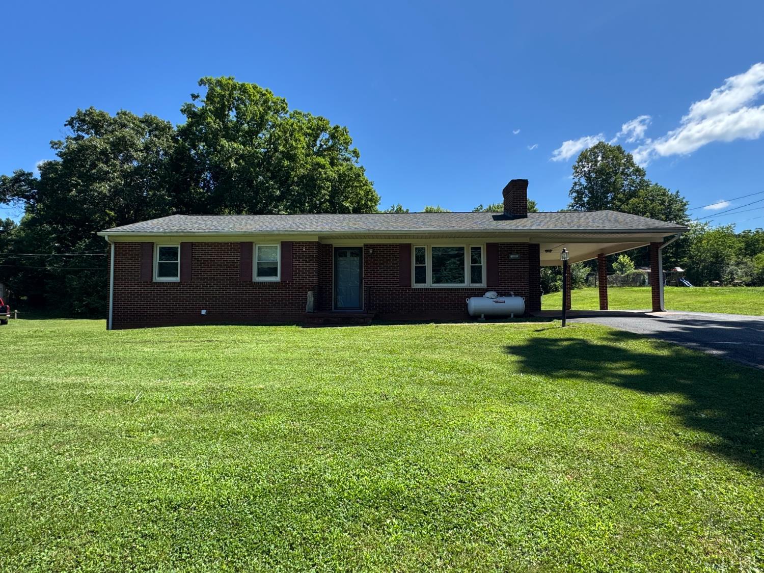 888 Oakville Road Appomattox, VA 24522 - Photo 1 of 20