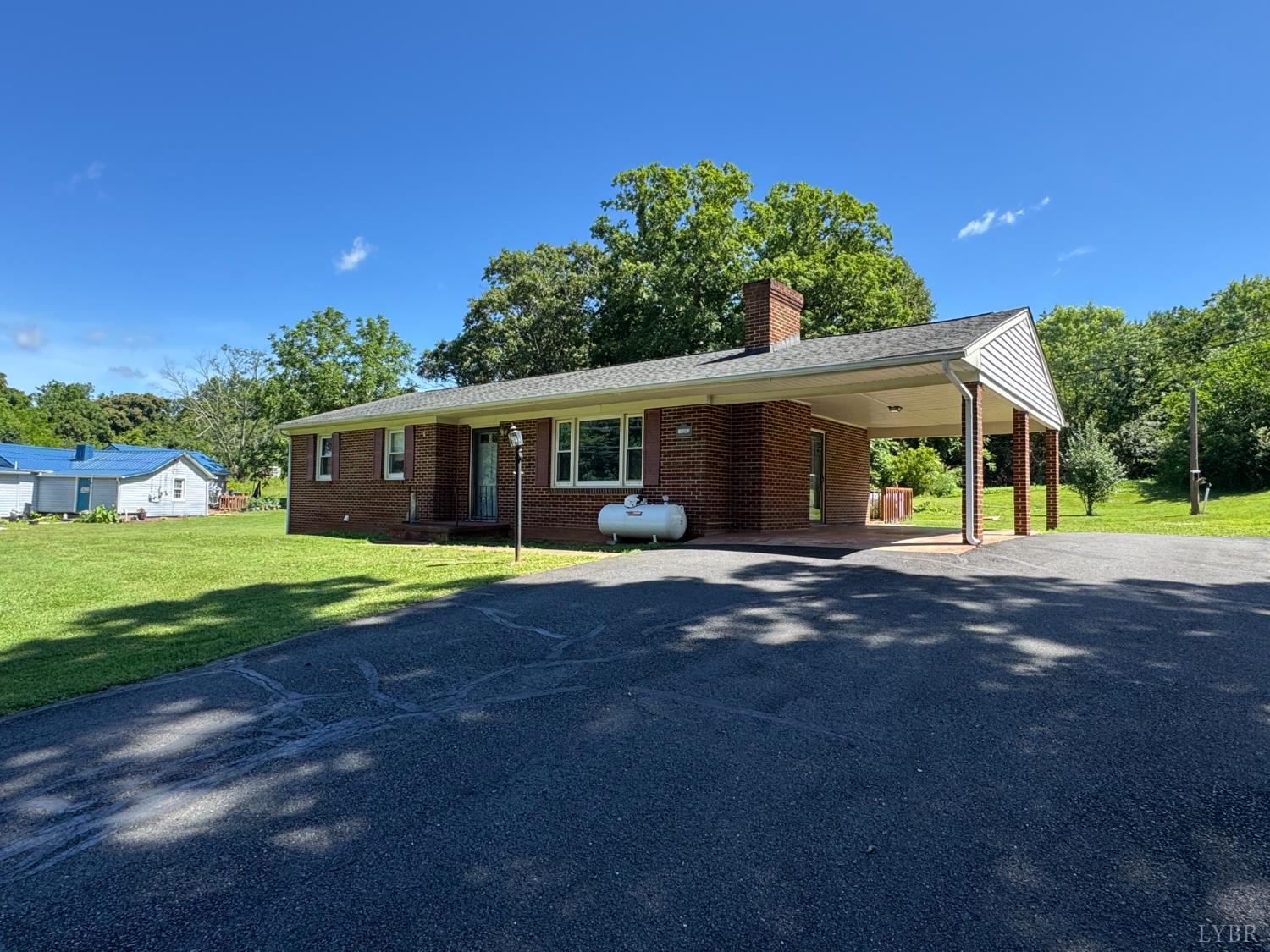 888 Oakville Road Appomattox, VA 24522 - Photo 2 of 20