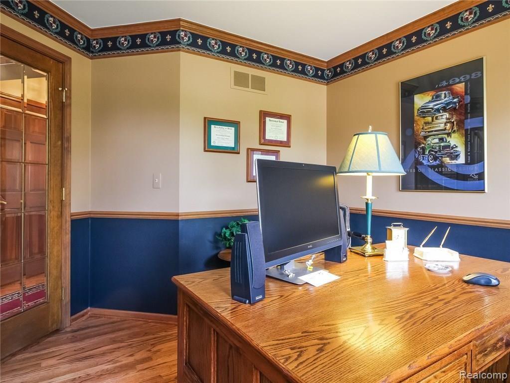 4197 Bold Meadows Rochester, MI 48306 - Photo 17 of 60 025-4745746-medium4x3.jpg