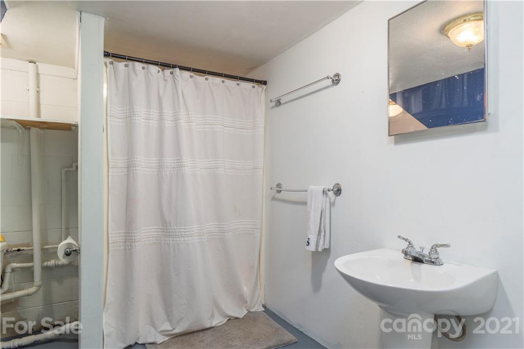 82 Mockingbird Lane Clyde, NC 28721 - Photo 13 of 24 Gallery Image 13