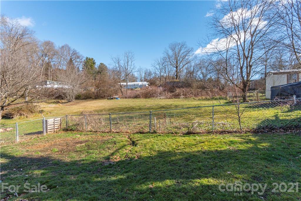82 Mockingbird Lane Clyde, NC 28721 - Photo 16 of 24 Gallery Image 16