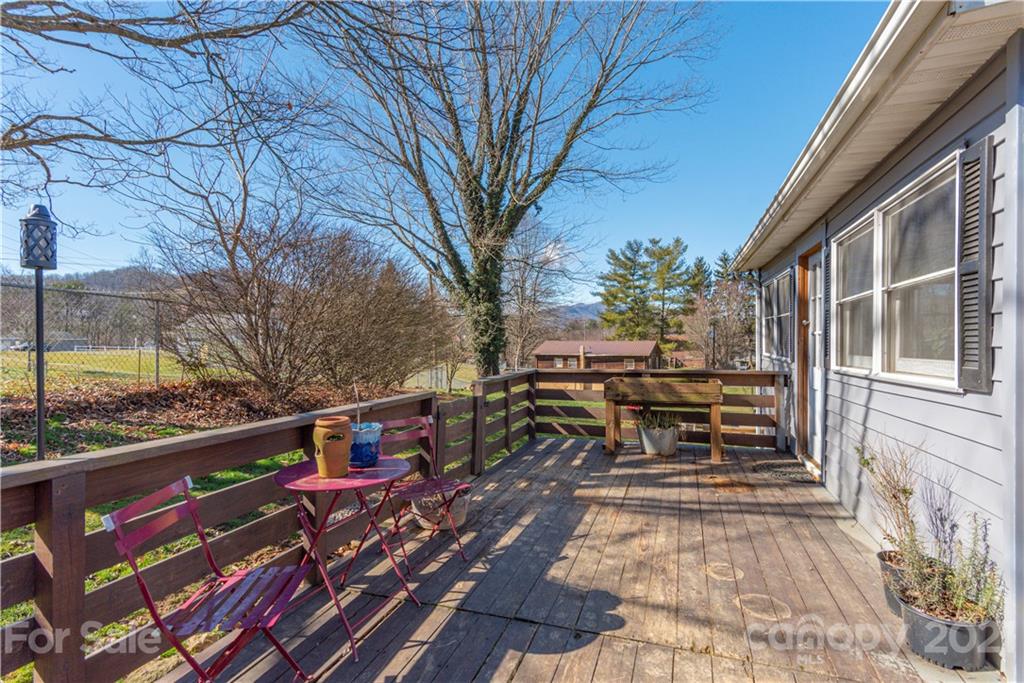 82 Mockingbird Lane Clyde, NC 28721 - Photo 17 of 24 Gallery Image 17
