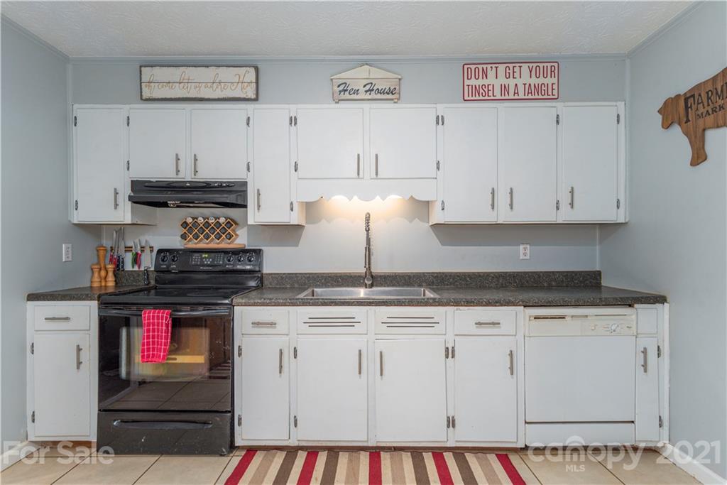 82 Mockingbird Lane Clyde, NC 28721 - Photo 6 of 24 Gallery Image 6