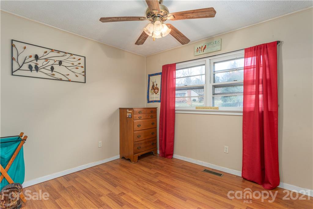 82 Mockingbird Lane Clyde, NC 28721 - Photo 10 of 24 Gallery Image 10