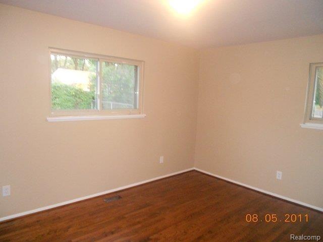 21988 Evergreen Road Southfield, MI 48075 - Photo 9 of 16 08-05-2011 038