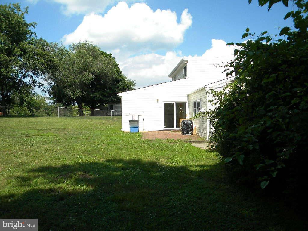 308 Broadwater Road Arnold, MD 21012 - Photo 17 of 24 View/side yard