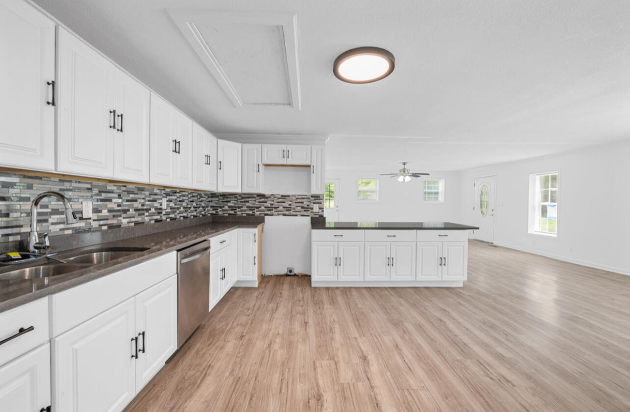 404 West Schmitt Road Rossville, GA 30741 - Photo 9 of 24 IMG_1829