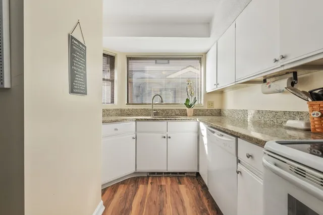 $350,000 | 33 Maplewood Avenue, Unit 16, Gloucester, MA 01930