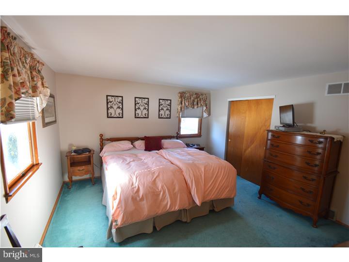 1406 Nevarc Road Warminster, PA 18974 - Photo 8 of 13 Gallery Image 8