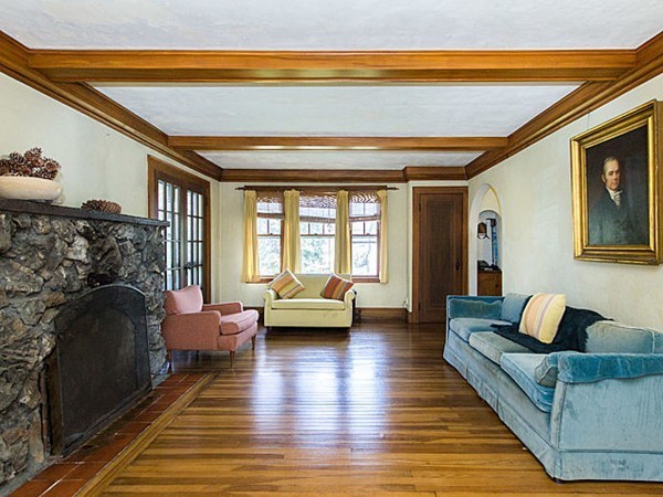 287 Florence Road Waltham, MA 02453 - Photo 3 of 28