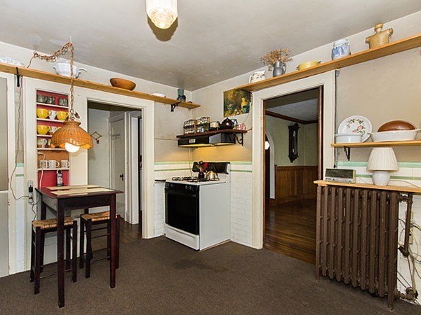 287 Florence Road Waltham, MA 02453 - Photo 9 of 28