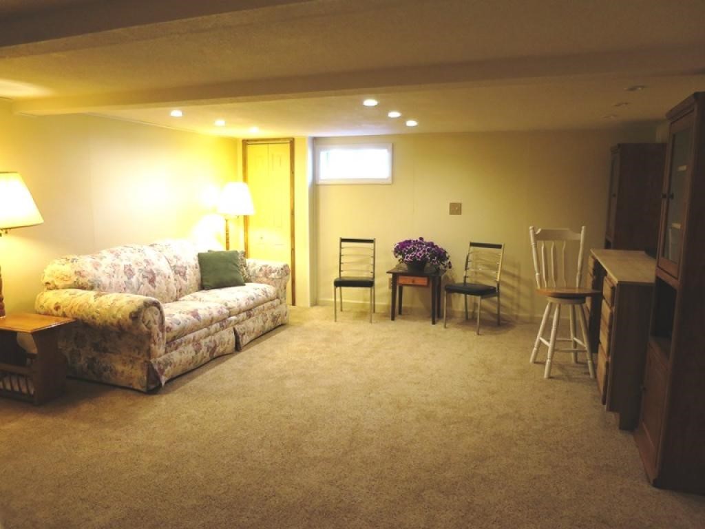 78 High Street Stratham, NH 03885 - Photo 16 of 32 Gallery Image 16