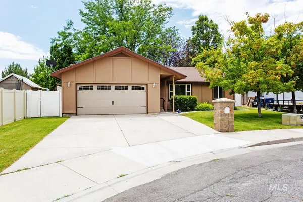 $450,000 | 2572 Navajo Circle, Twin Falls, ID 83301
