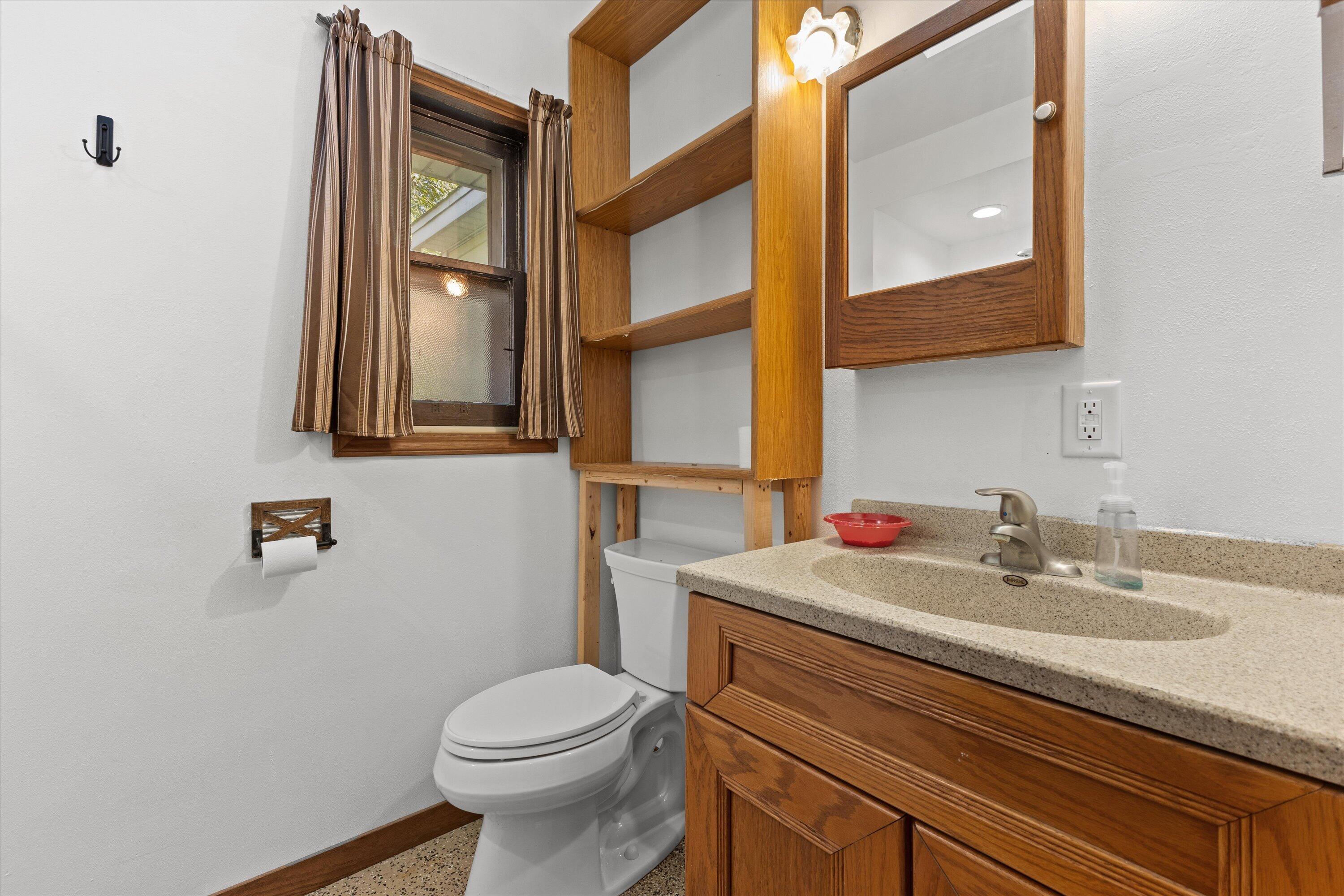 8012 Fox River Road Waterford, WI 53185 - Photo 24 of 26 Bath
