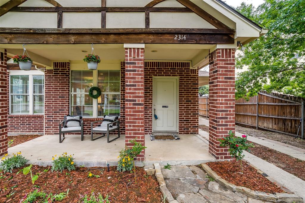 2314 West Rosedale Street South Fort Worth, TX 76110 - Photo 4 of 40