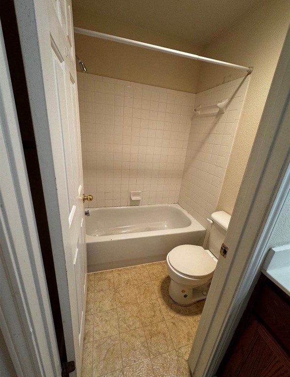 8613 Talyne Chaise Circle Austin, TX 78729 - Photo 14 of 22 Full bathroom with bathtub / shower combination and vanity