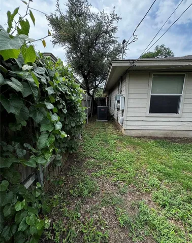 $1,700 | 8613 Talyne Chaise Circle, Unit B, Austin, TX 78729