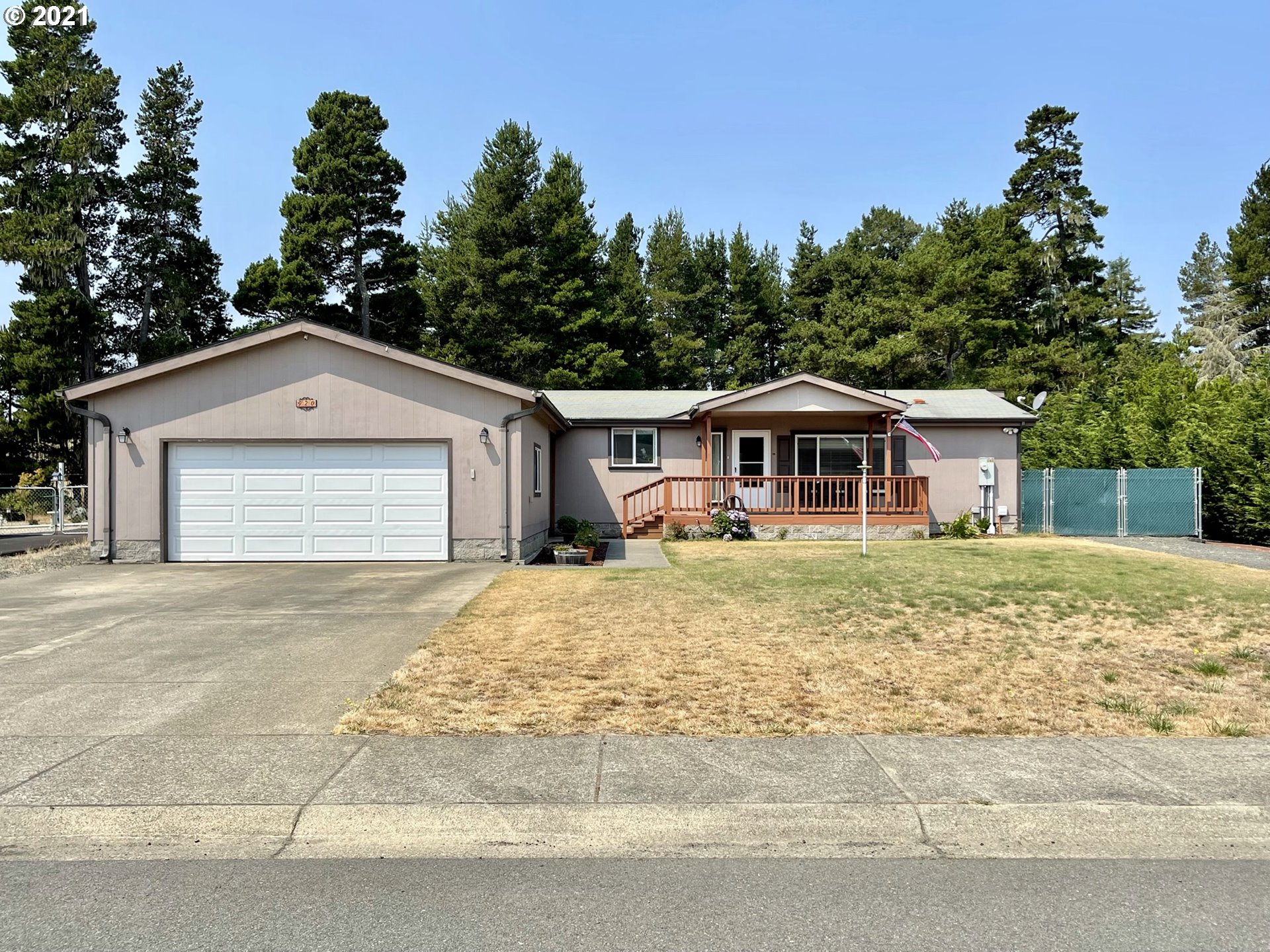 920 Cedar Loop Lakeside, OR 97449 - Photo 1 of 31 Gallery Image 1