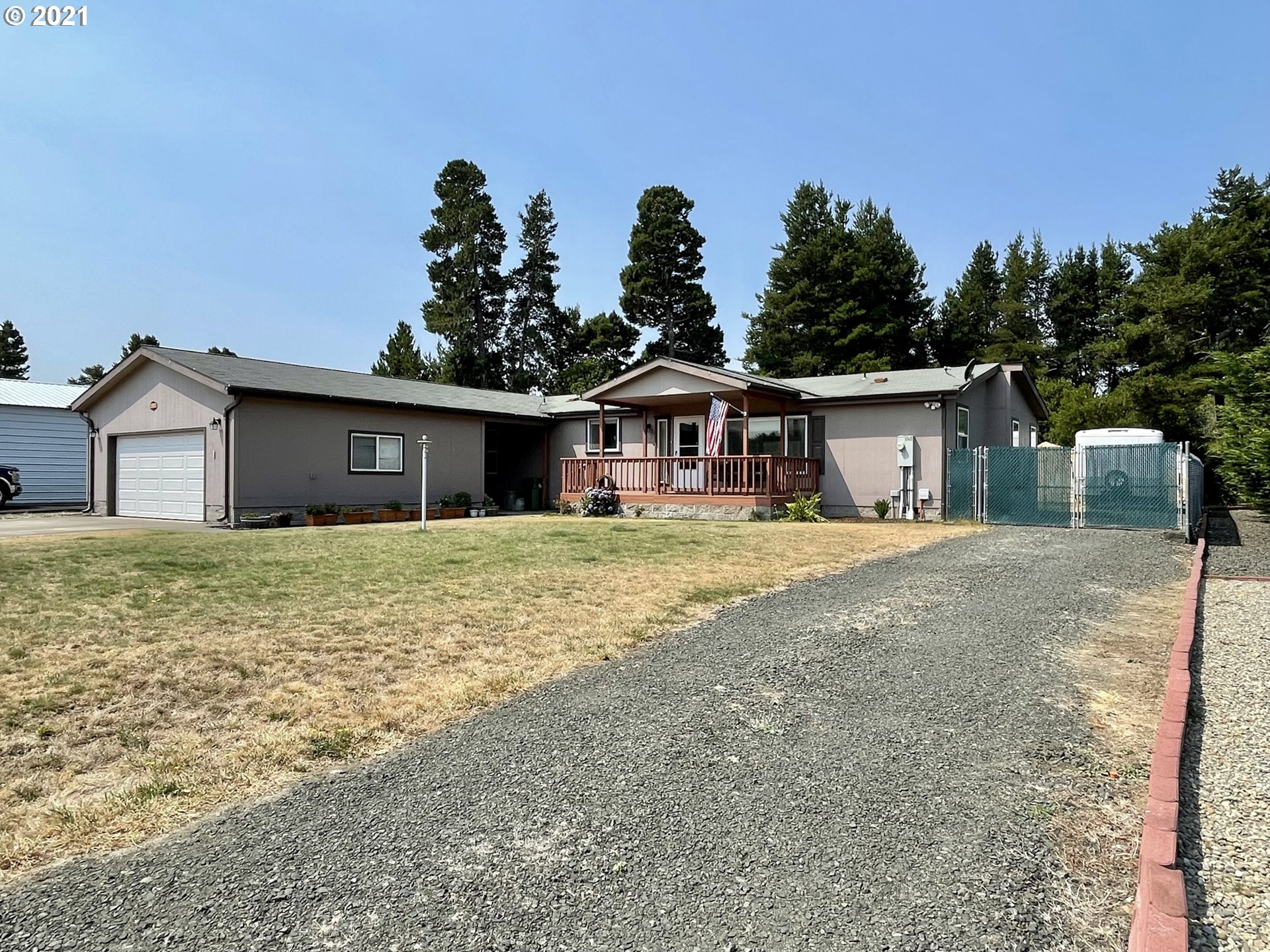 920 Cedar Loop Lakeside, OR 97449 - Photo 2 of 31 Gallery Image 2