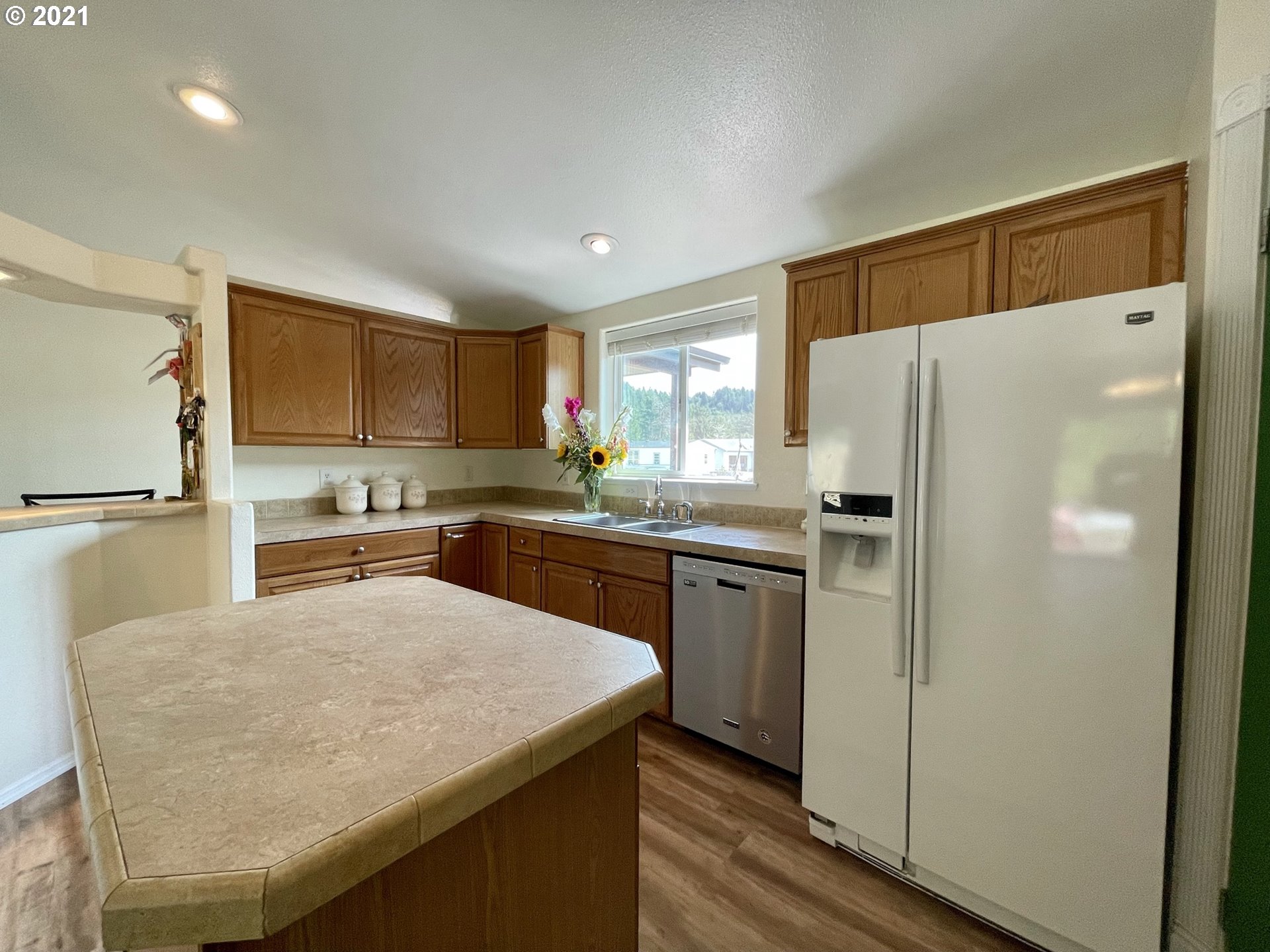 920 Cedar Loop Lakeside, OR 97449 - Photo 11 of 31 Gallery Image 11