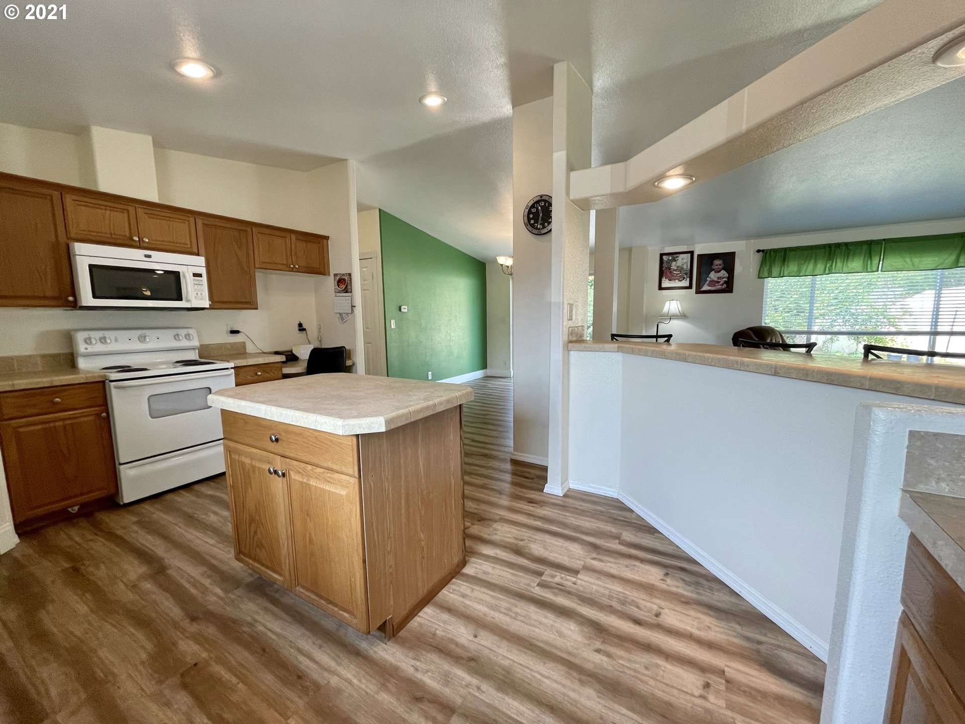 920 Cedar Loop Lakeside, OR 97449 - Photo 13 of 31 Gallery Image 13