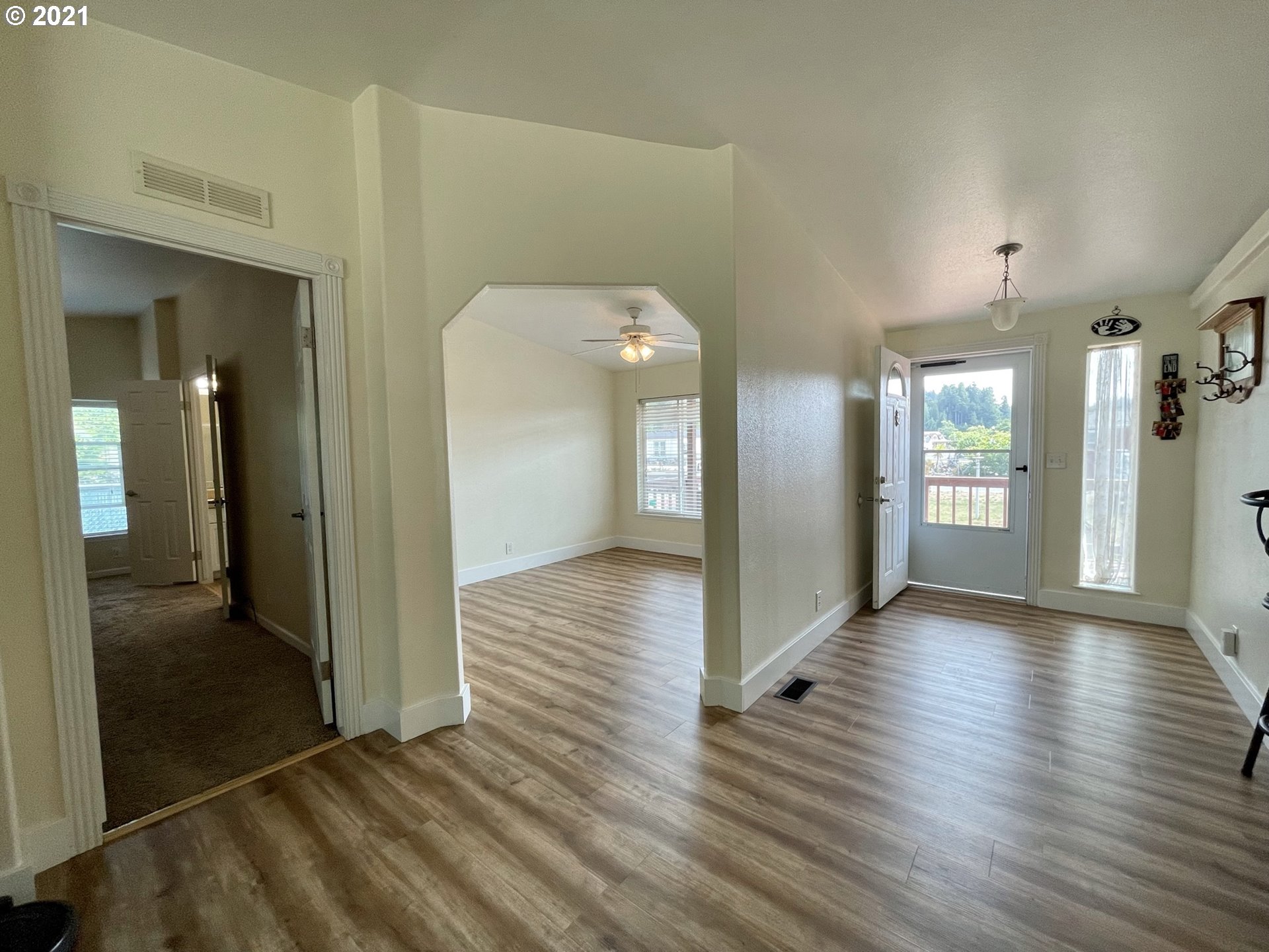 920 Cedar Loop Lakeside, OR 97449 - Photo 14 of 31 Gallery Image 14