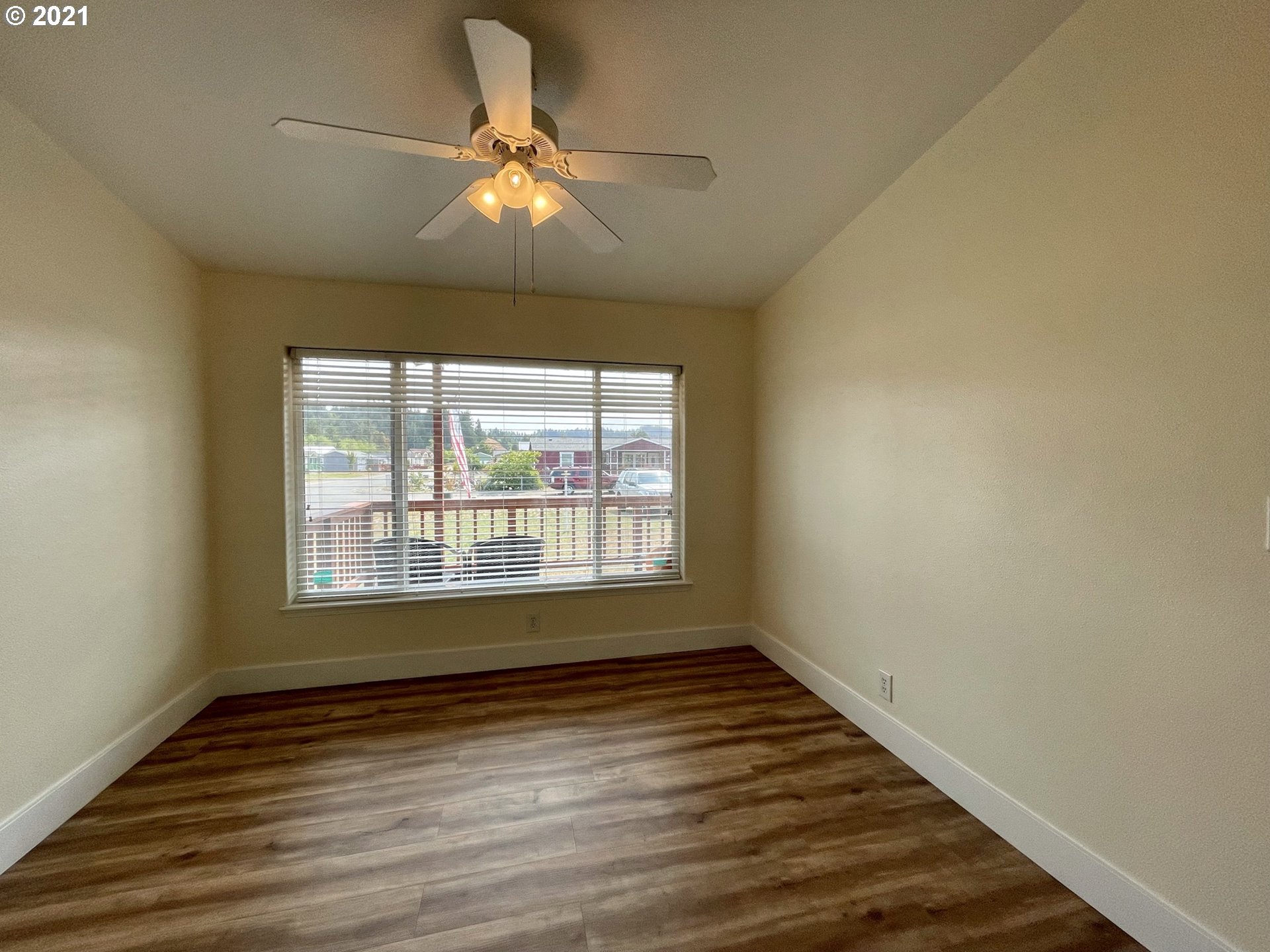 920 Cedar Loop Lakeside, OR 97449 - Photo 15 of 31 Gallery Image 15