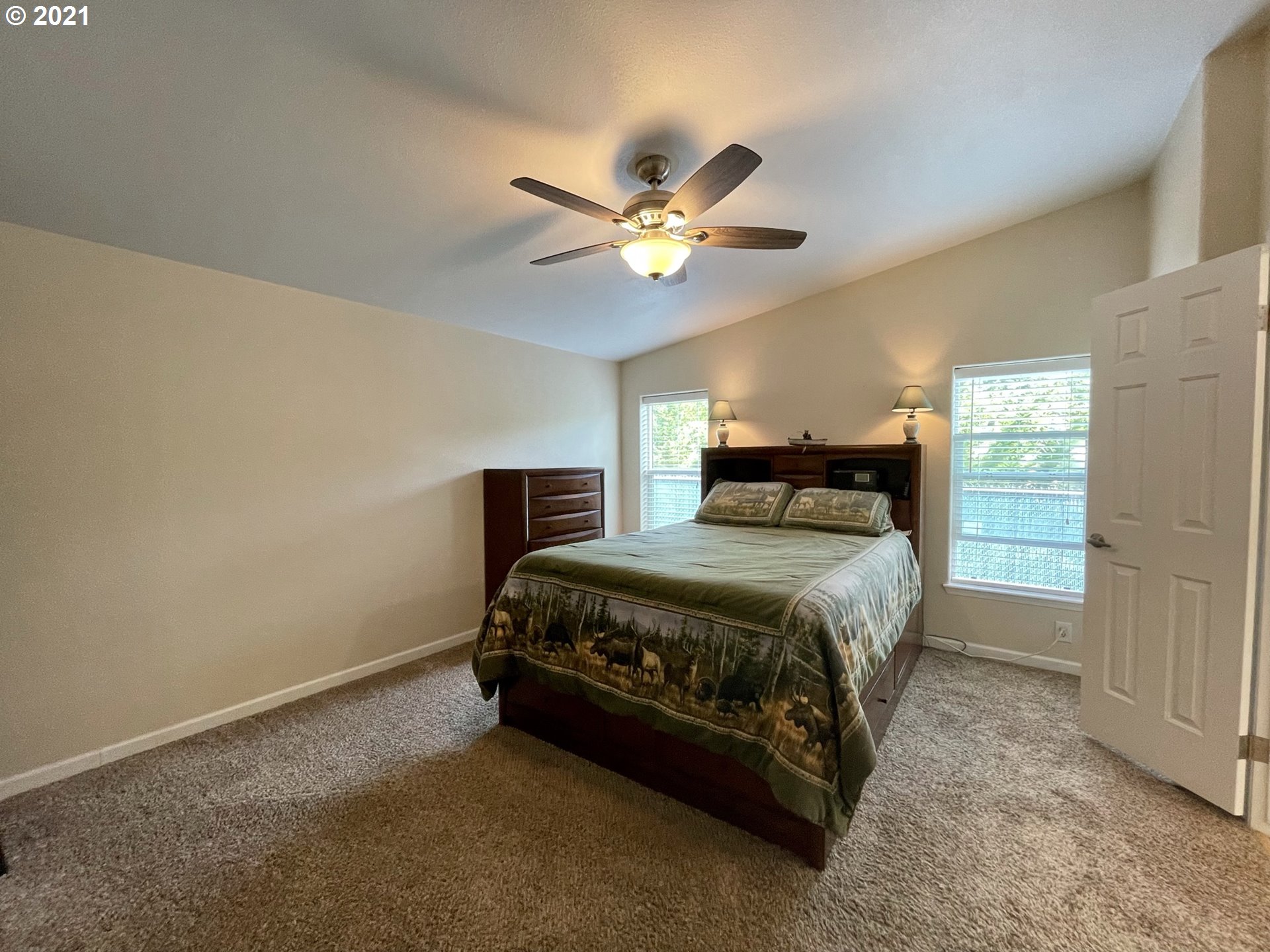 920 Cedar Loop Lakeside, OR 97449 - Photo 16 of 31 Gallery Image 16