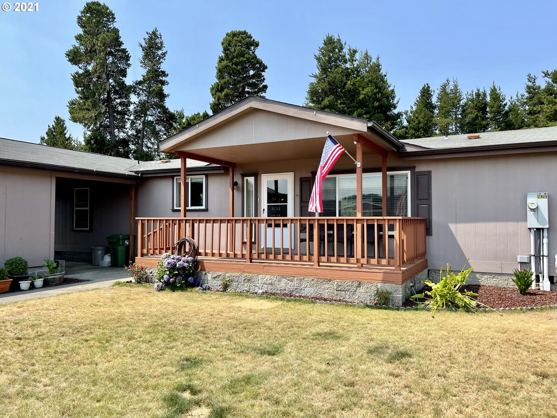 920 Cedar Loop Lakeside, OR 97449 - Photo 3 of 31 Gallery Image 3