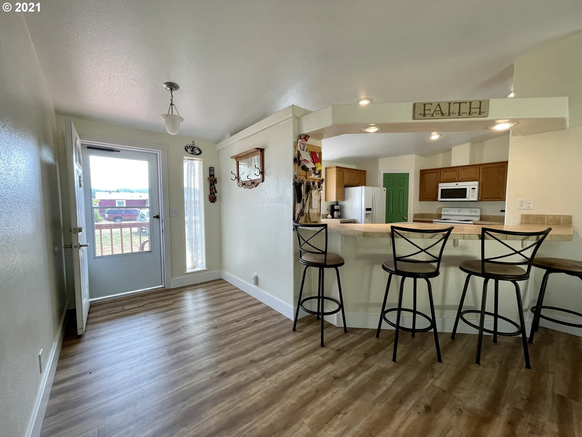 920 Cedar Loop Lakeside, OR 97449 - Photo 5 of 31 Gallery Image 5