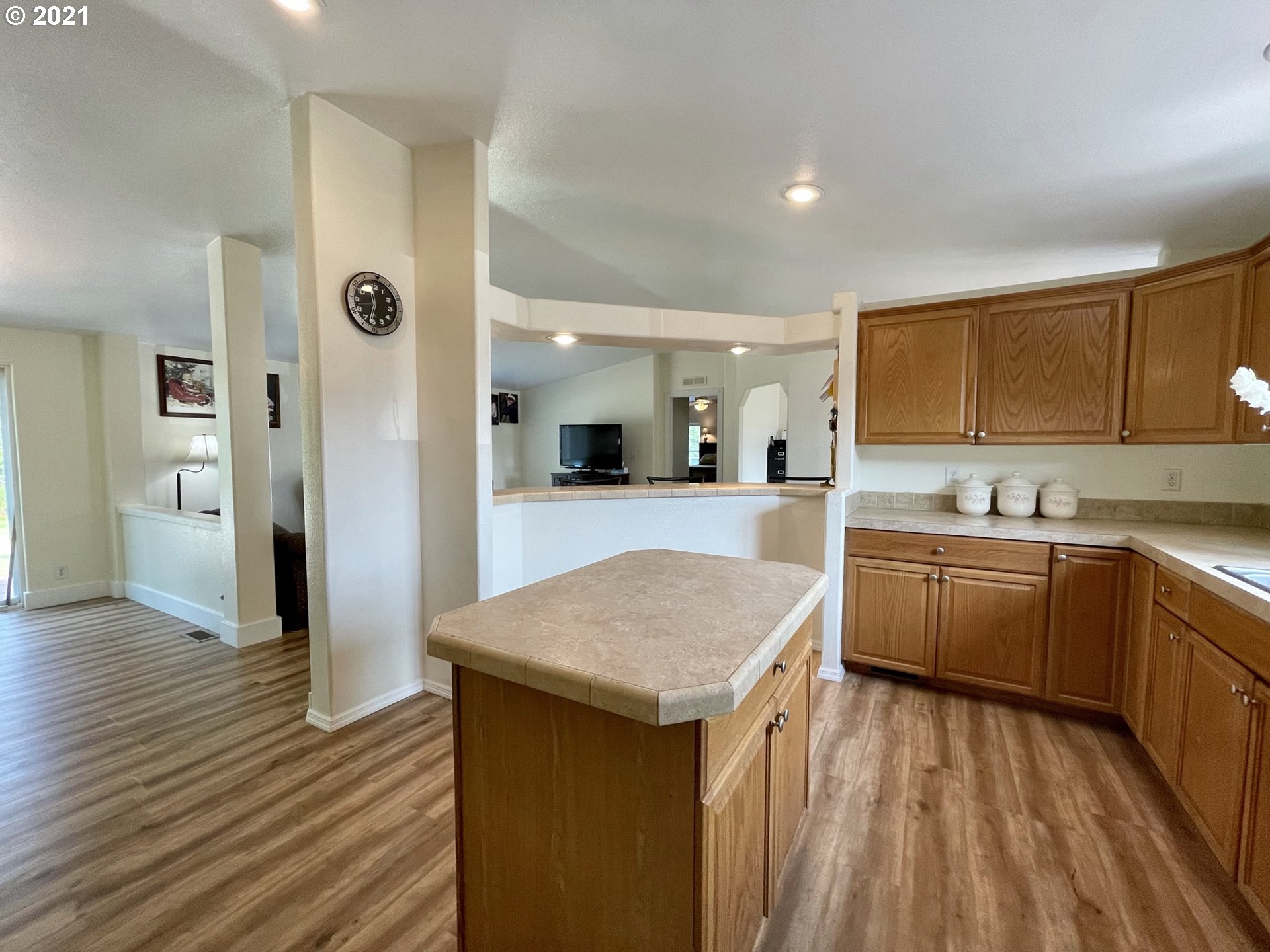 920 Cedar Loop Lakeside, OR 97449 - Photo 10 of 31 Gallery Image 10