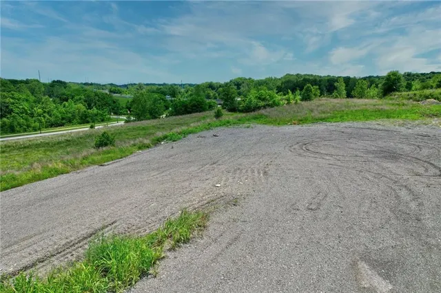 $1,855,656 | 152 Hwy & Maplewoods Pkwy Street, Kansas City, MO 64155