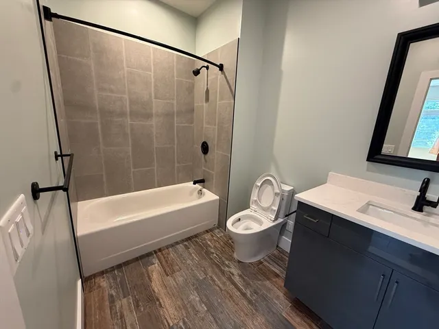 $879,900 | 60 Cross Street East, Unit 207, Somerville, MA 02145