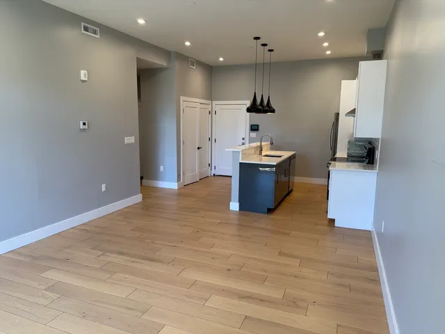 $879,900 | 60 Cross Street East, Unit 207, Somerville, MA 02145