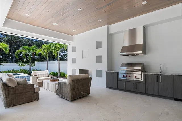 $4,000,000 | 909 Surfsedge Way, Vero Beach, FL 32963