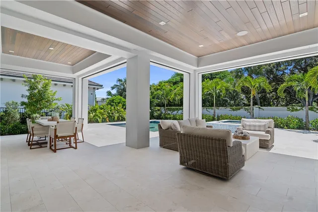 $4,000,000 | 909 Surfsedge Way, Vero Beach, FL 32963